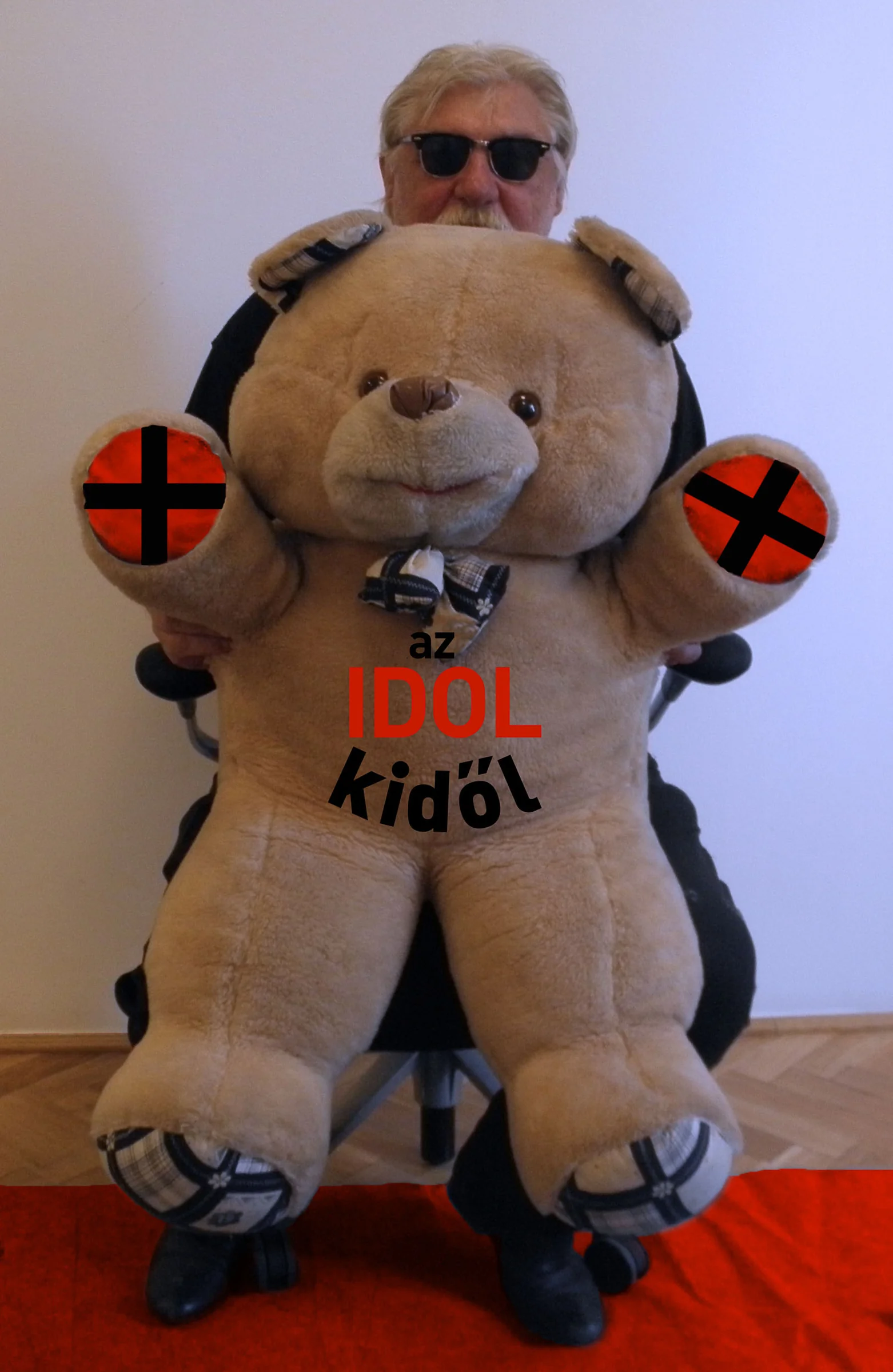 Az idol kidől